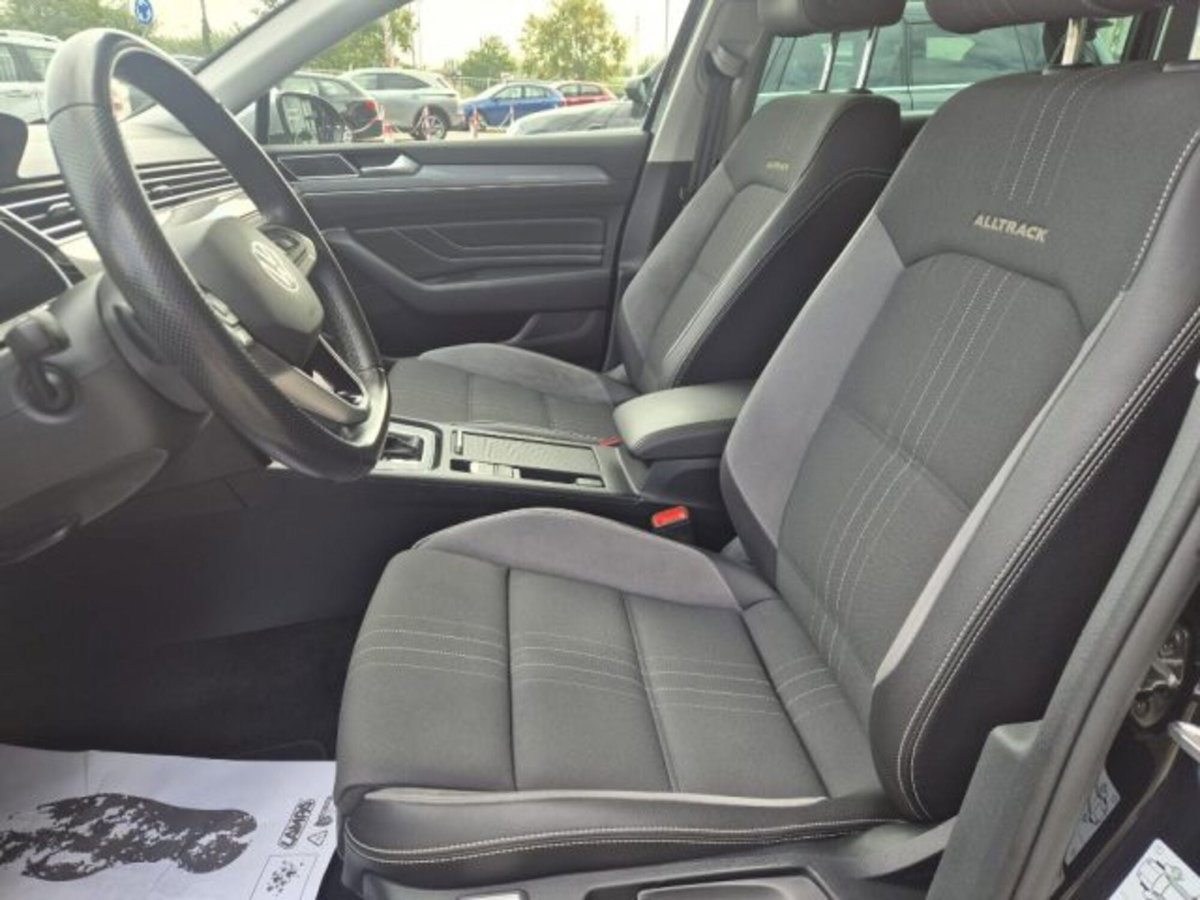 Volkswagen Passat Variant 2.0 TDI SCR 200 CV 4MOTION DSG Executive (14)