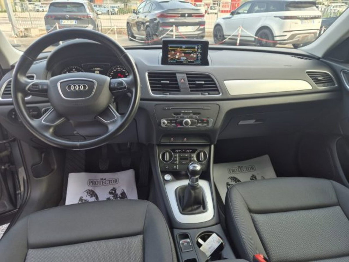 Audi Q3 2.0 TDI 120 CV Business (12)