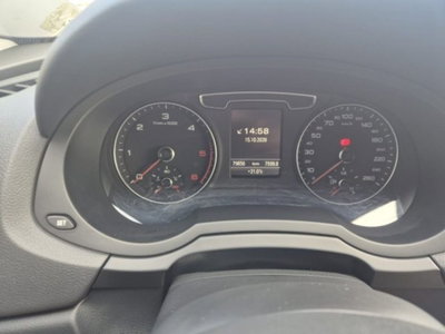 Audi Q3 2.0 TDI 120 CV Business (13)