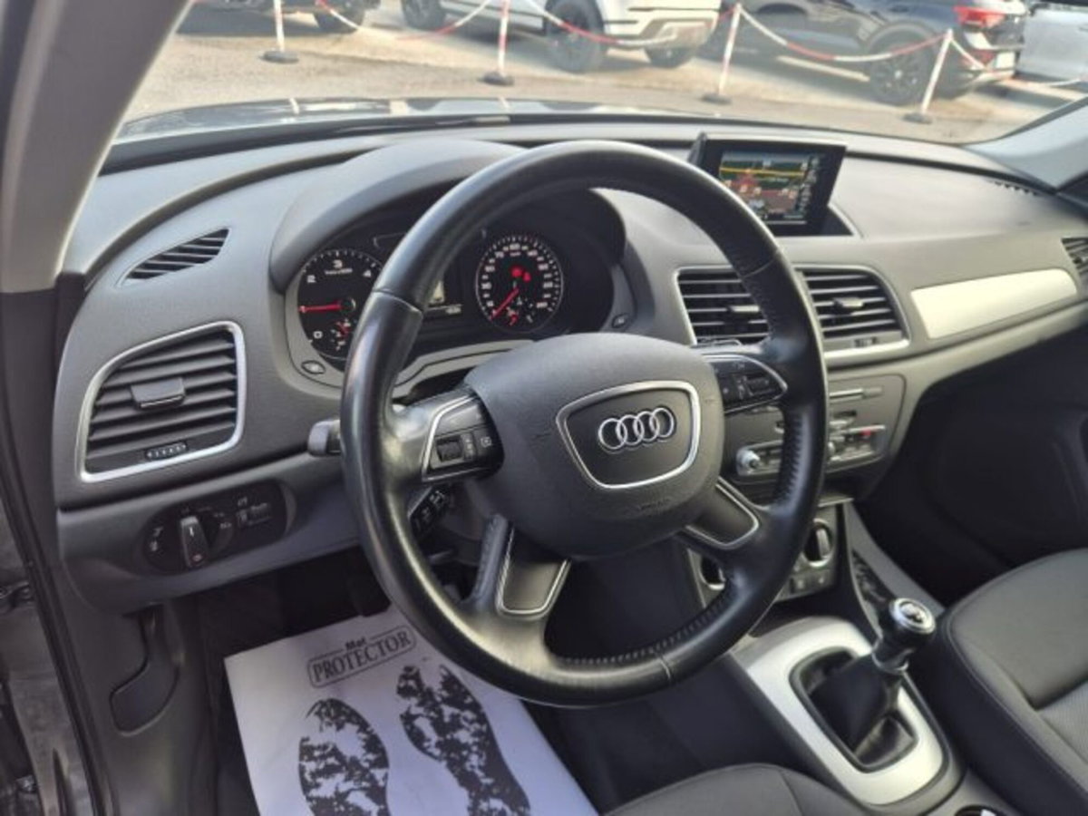 Audi Q3 2.0 TDI 120 CV Business (8)