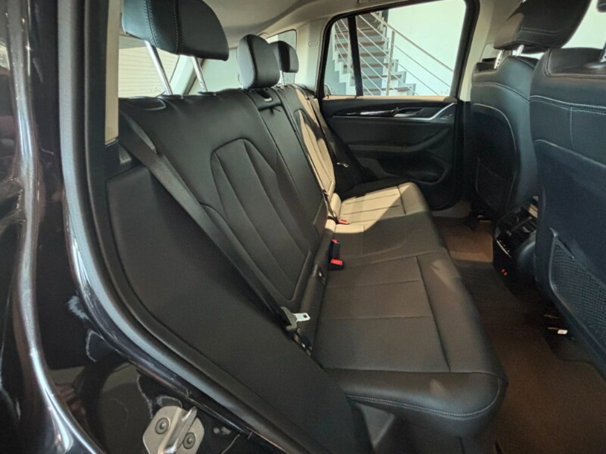 BMW X3 sDrive18d 48V Msport (19)