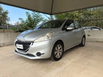 Peugeot 208 HDi 68 CV 5 porte Allure usata