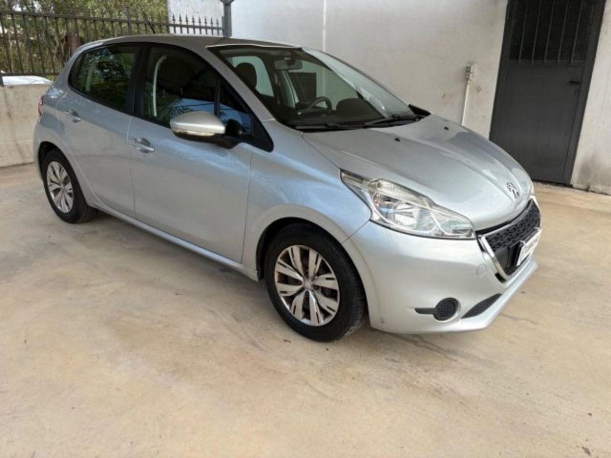 Peugeot 208 HDi 68 CV 5 porte Allure (3)