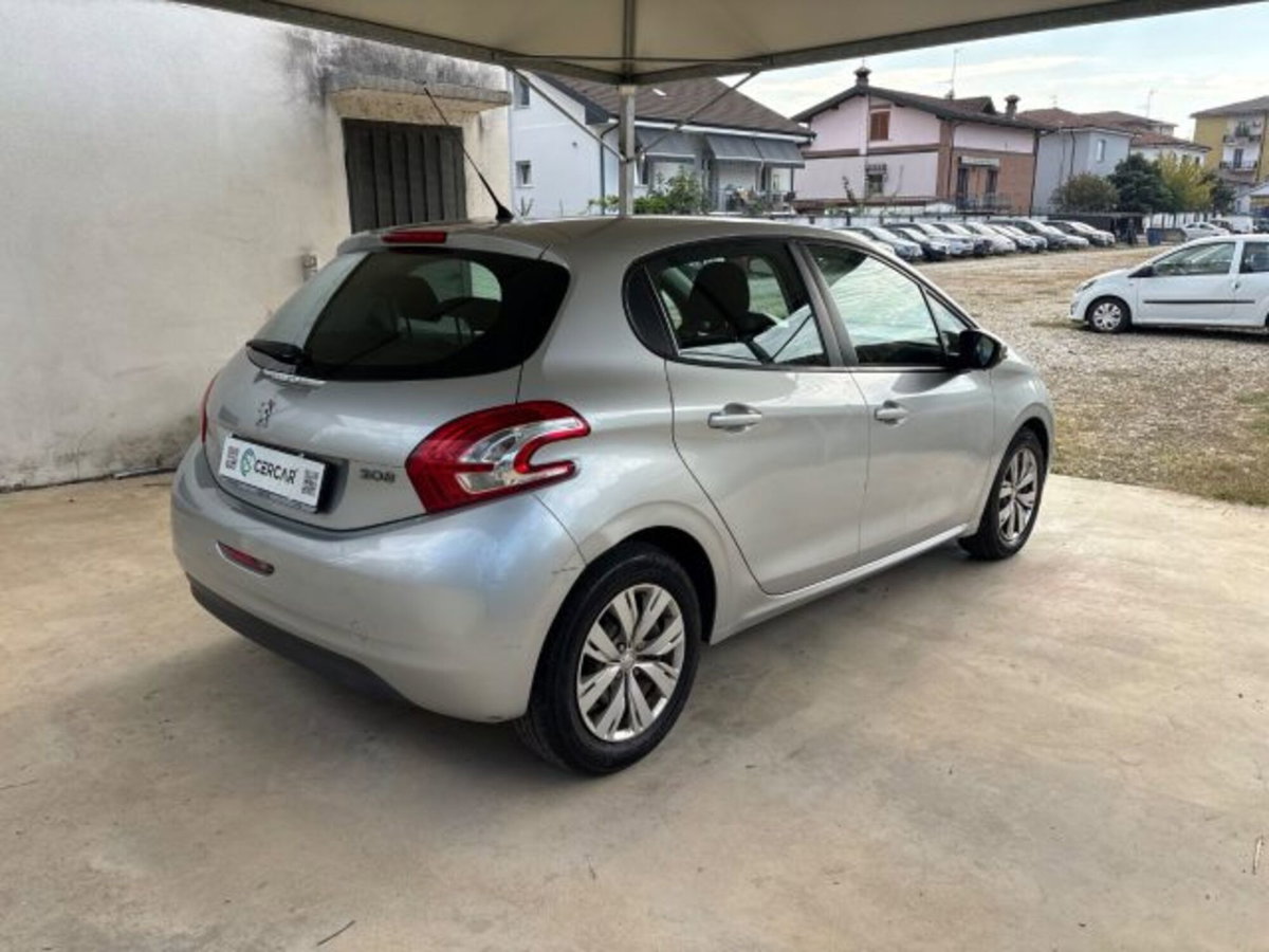 Peugeot 208 HDi 68 CV 5 porte Allure (4)