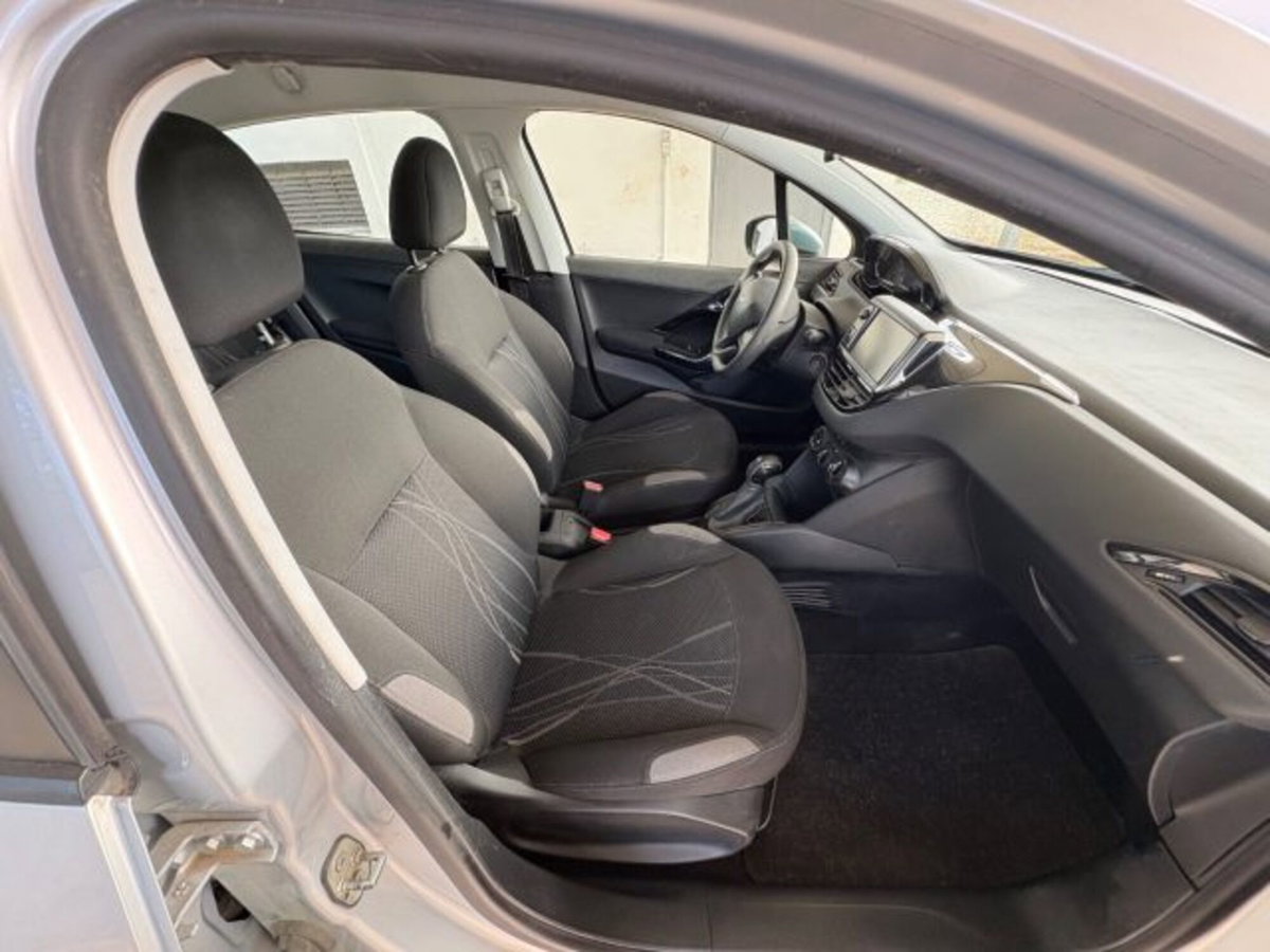 Peugeot 208 HDi 68 CV 5 porte Allure (9)