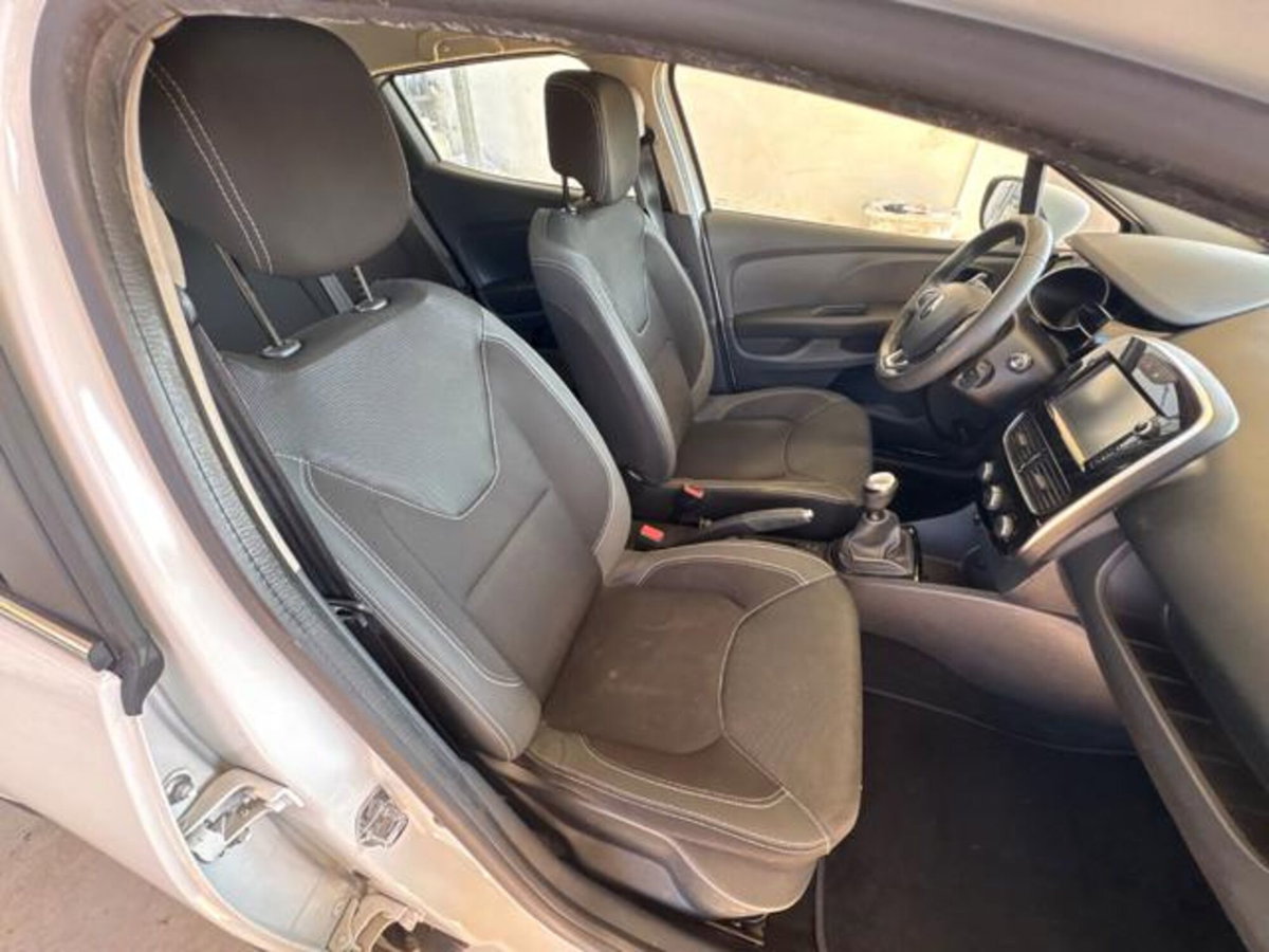 Renault Clio 1.2 75CV GPL 5 porte Wave (10)