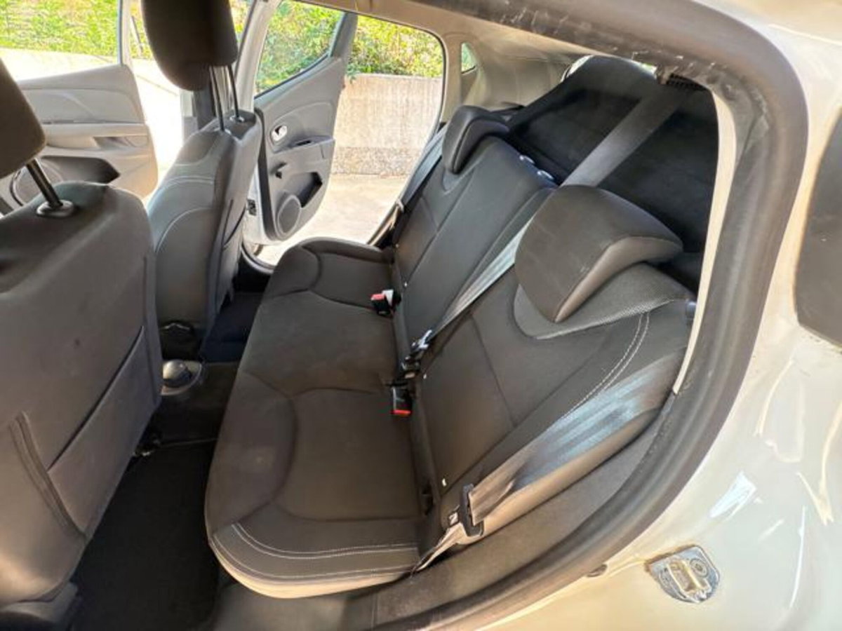 Renault Clio 1.2 75CV GPL 5 porte Wave (12)