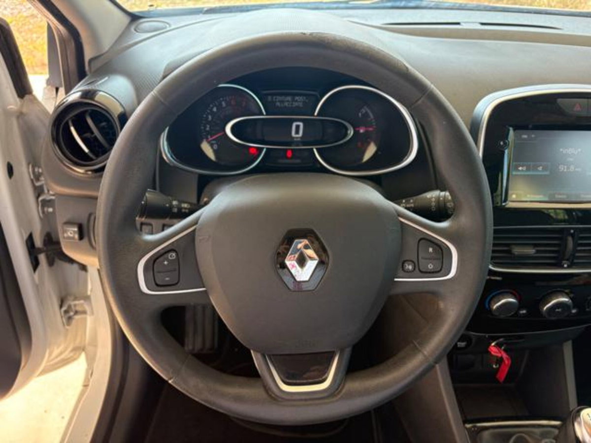 Renault Clio 1.2 75CV GPL 5 porte Wave (16)