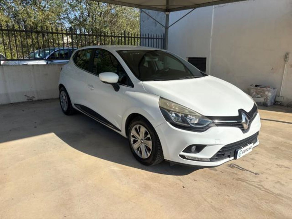 Renault Clio 1.2 75CV GPL 5 porte Wave (3)