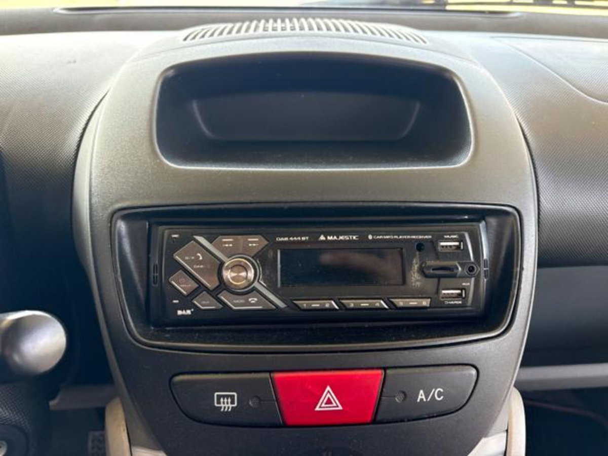 Citroen C1 1.0 5 porte airdream Pulp Techno (16)