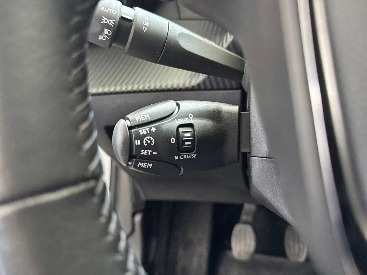 Peugeot 208 PureTech 100 Stop&Start EAT8 5 porte Allure Pack (15)