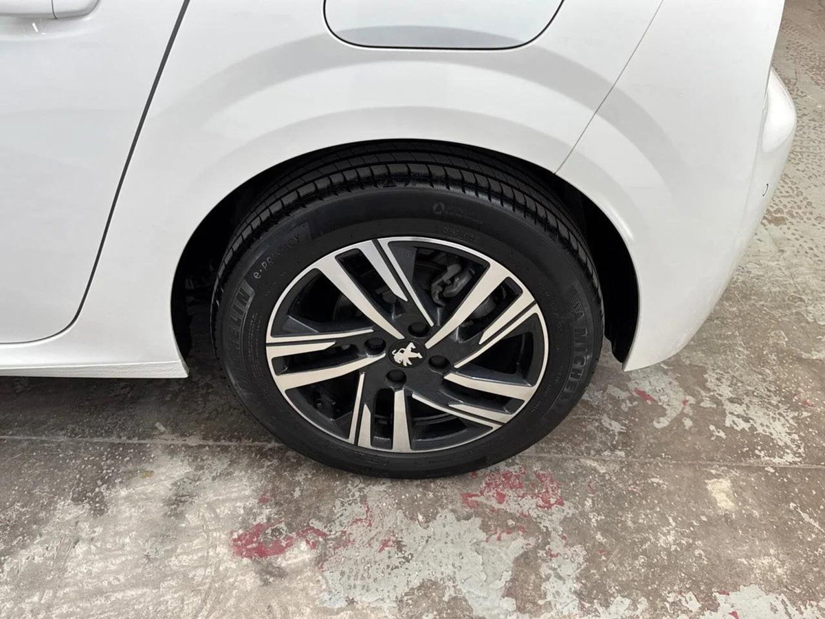 Peugeot 208 PureTech 100 Stop&Start EAT8 5 porte Allure Pack (8)
