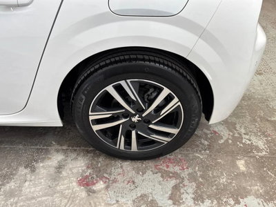 Peugeot 208 PureTech 100 Stop&Start EAT8 5 porte Allure Pack (8)