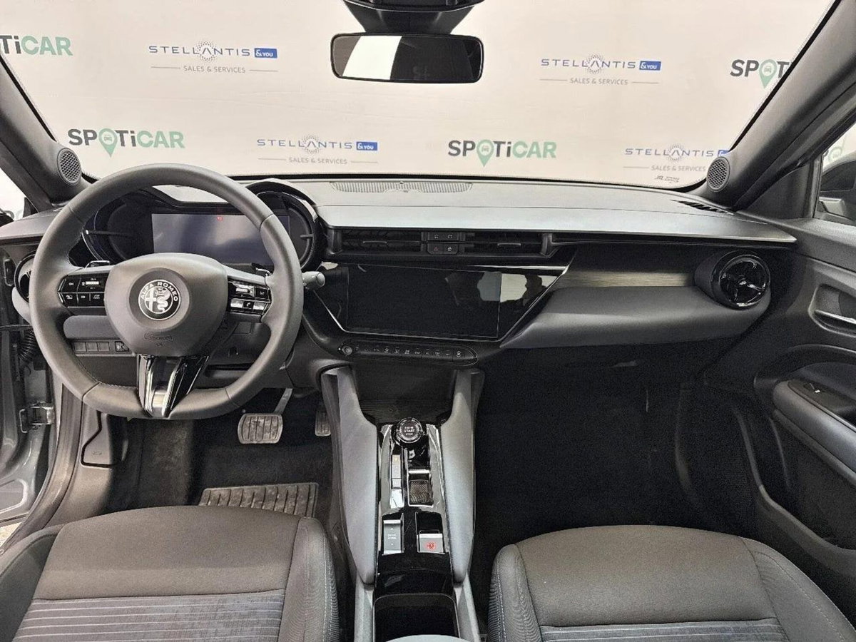 Alfa Romeo Junior 1.2 ibrida 145cv edct6 (12)