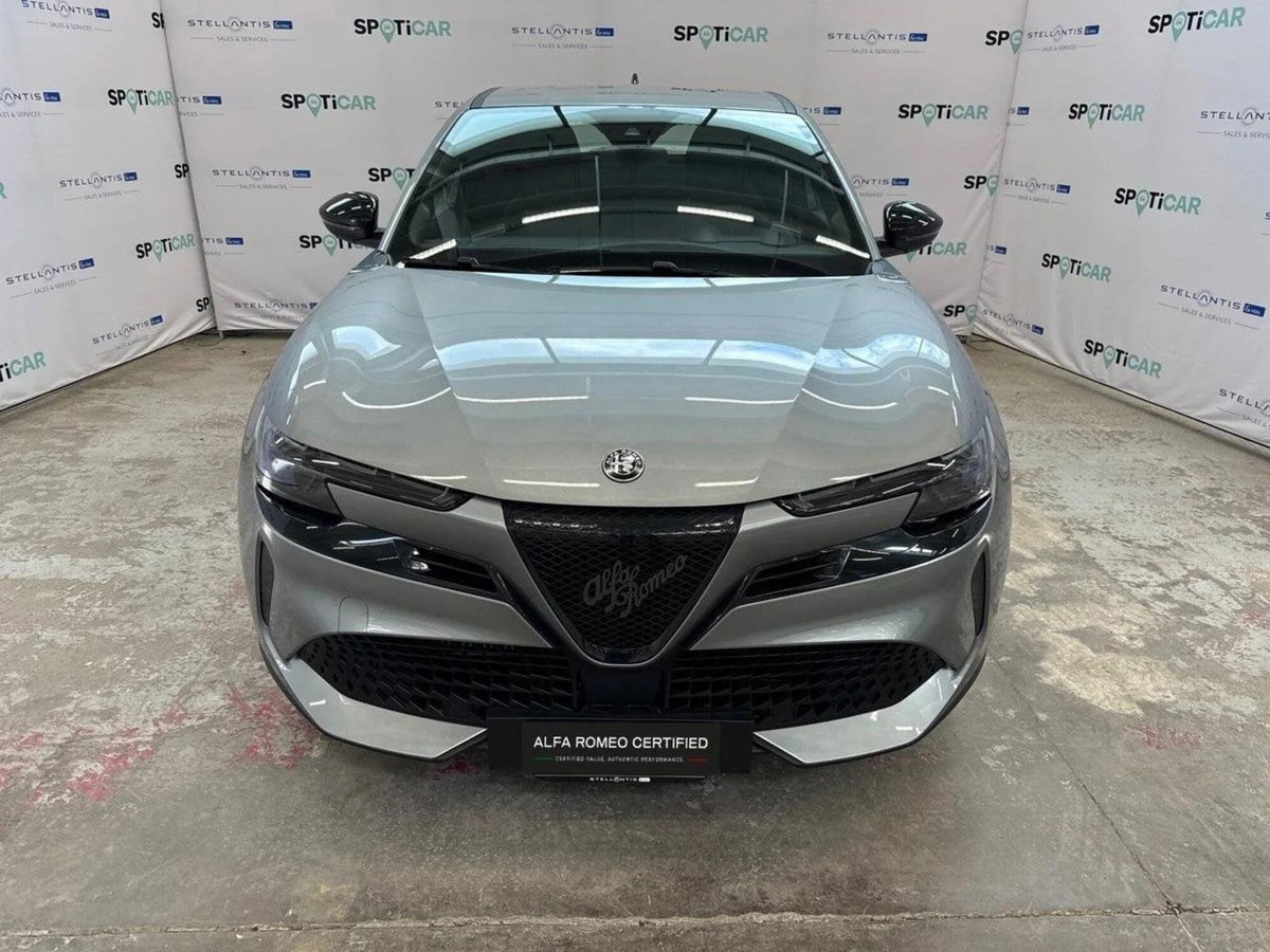 Alfa Romeo Junior 1.2 ibrida 145cv edct6 (2)