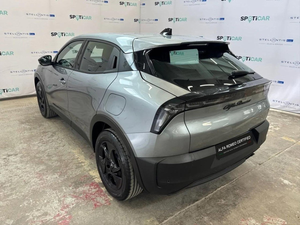 Alfa Romeo Junior 1.2 ibrida 145cv edct6 (3)