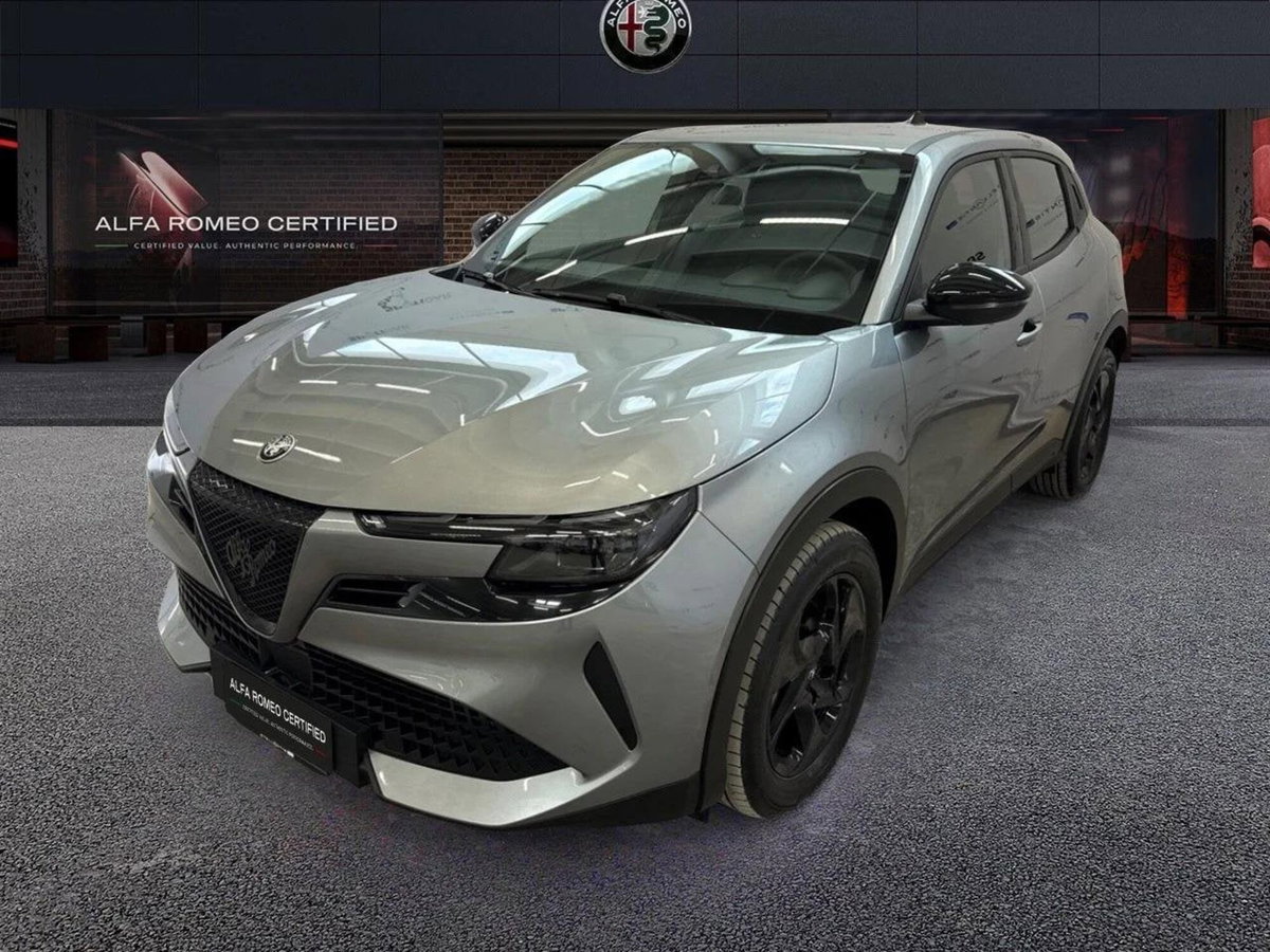 Alfa Romeo Junior 1.2 ibrida 145cv edct6 (4)
