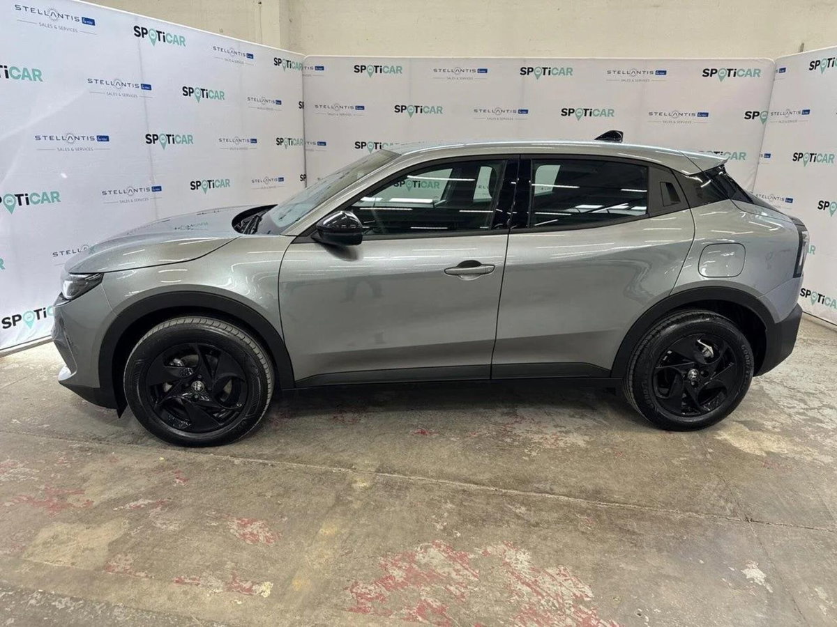 Alfa Romeo Junior 1.2 ibrida 145cv edct6 (5)