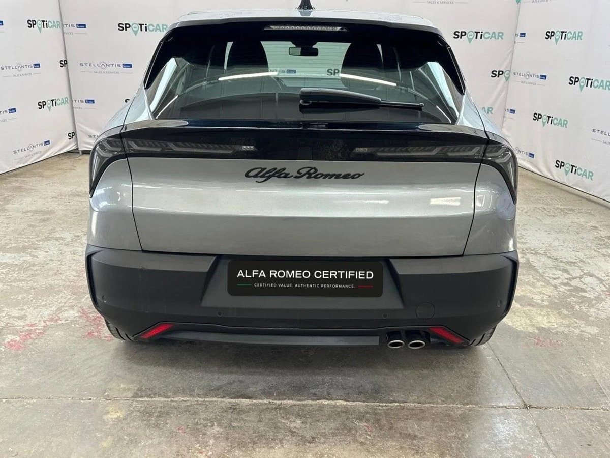 Alfa Romeo Junior 1.2 ibrida 145cv edct6 (8)