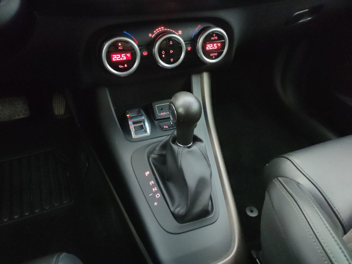 Alfa Romeo Giulietta 2.0 JTDm Exclusive 175cv tct E6 (13)