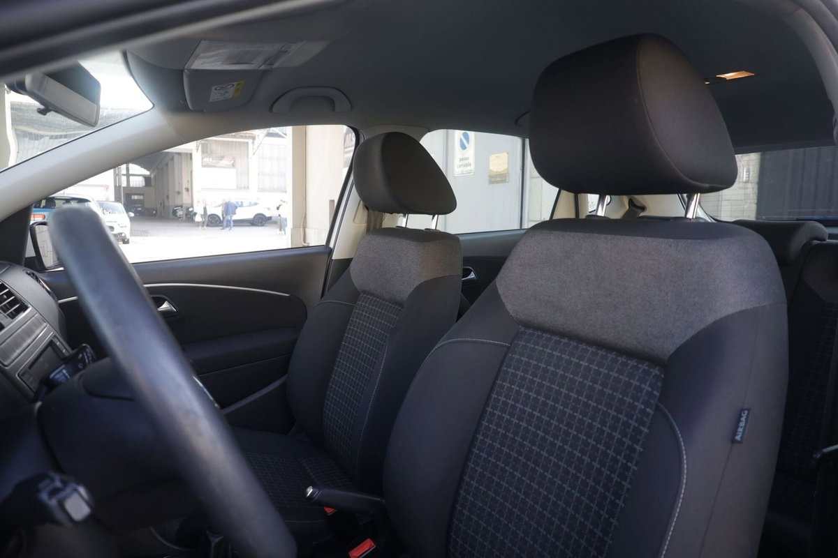 Volkswagen Polo 1.0 MPI 75 CV 5p. Comfortline (16)