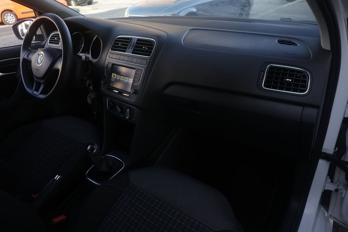 Volkswagen Polo 1.0 MPI 75 CV 5p. Comfortline (8)