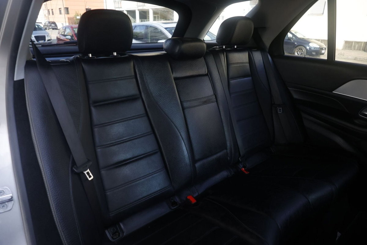 Mercedes-Benz GLE SUV 300 d 4Matic Premium Plus (15)