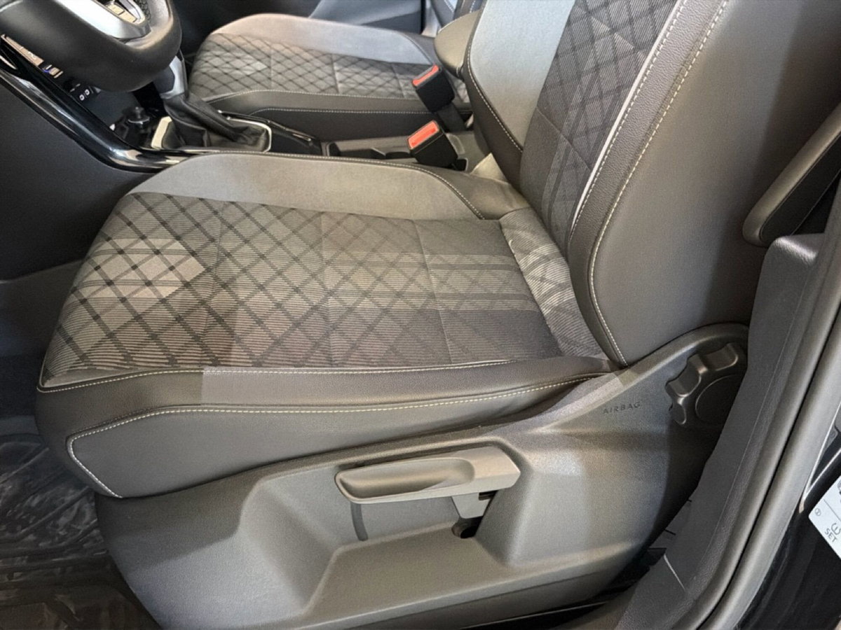 Volkswagen T-Roc 1.5 tsi Style dsg (16)