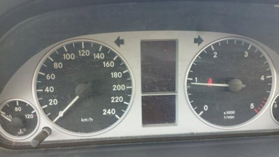 Mercedes-Benz Classe B 180 CDI (10)
