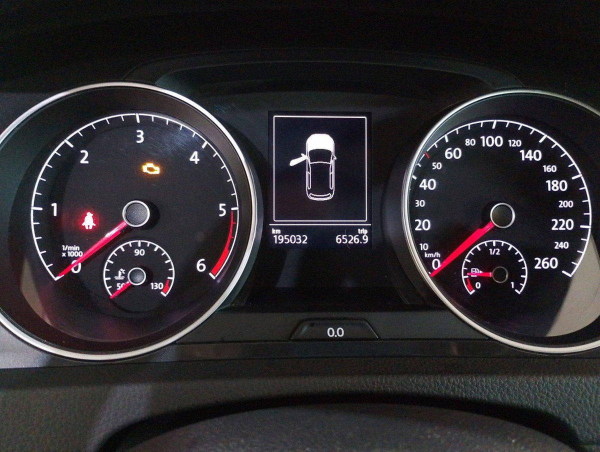 Volkswagen Golf 1.6 TDI 90 CV 5p. Trendline BlueMotion Technology (17)