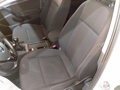 Volkswagen Golf 1.6 TDI 90 CV 5p. Trendline BlueMotion Technology (19)