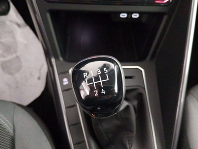Volkswagen Polo 1.0 tsi Style 95cv (18)
