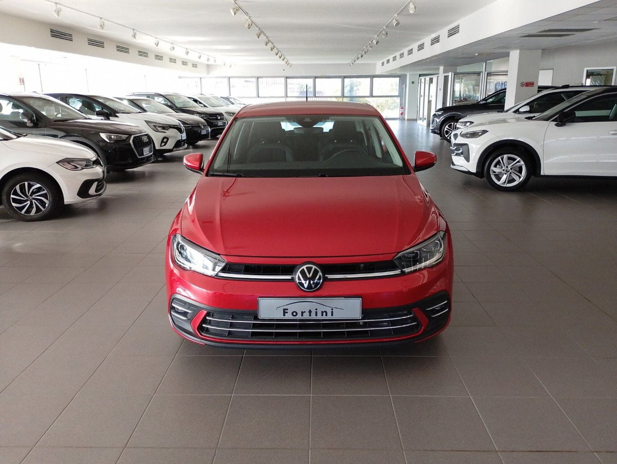 Volkswagen Polo 1.0 tsi Style 95cv (2)