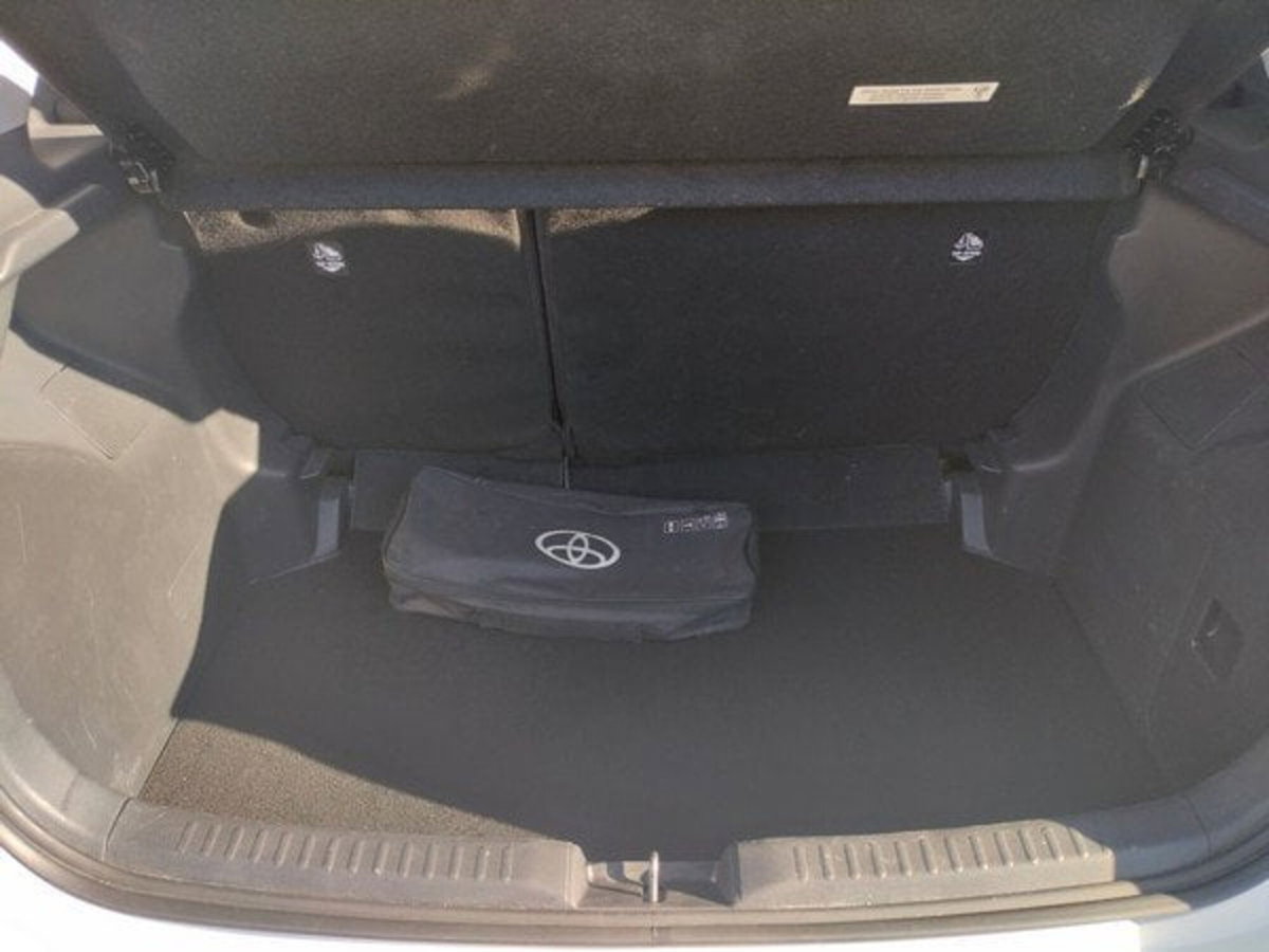 Toyota Yaris Cross 1.5h GR Sport Black Sky fwd 116cv e-cvt (14)