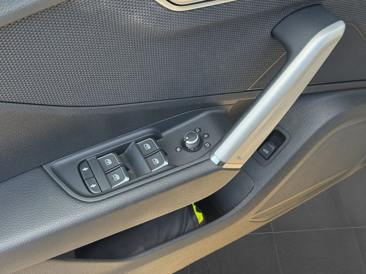Audi Q2 Q2 30 TDI Business (15)