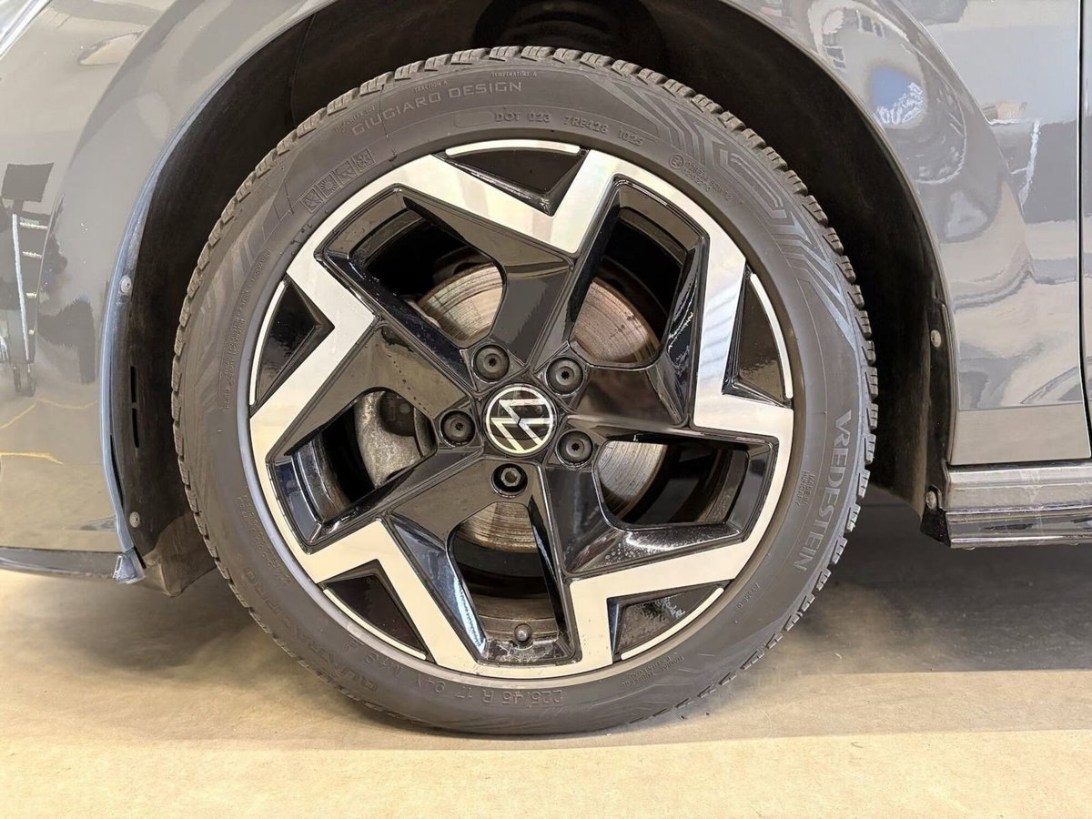 Volkswagen Golf 1.5 TSI 150 CV EVO ACT R-Line (4)