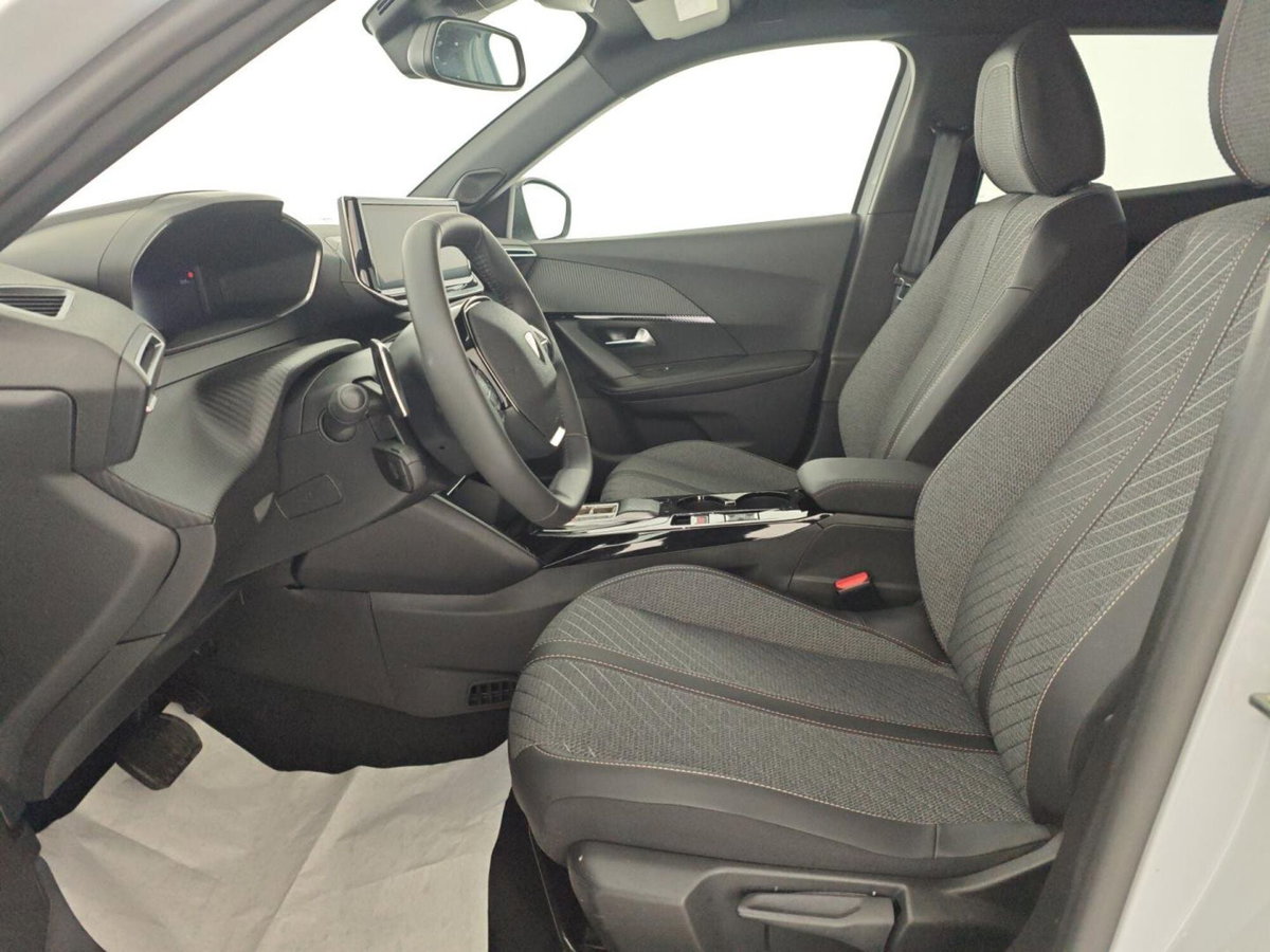 Peugeot 2008 1.2 hybrid Allure 145cv e-dcs6 (11)