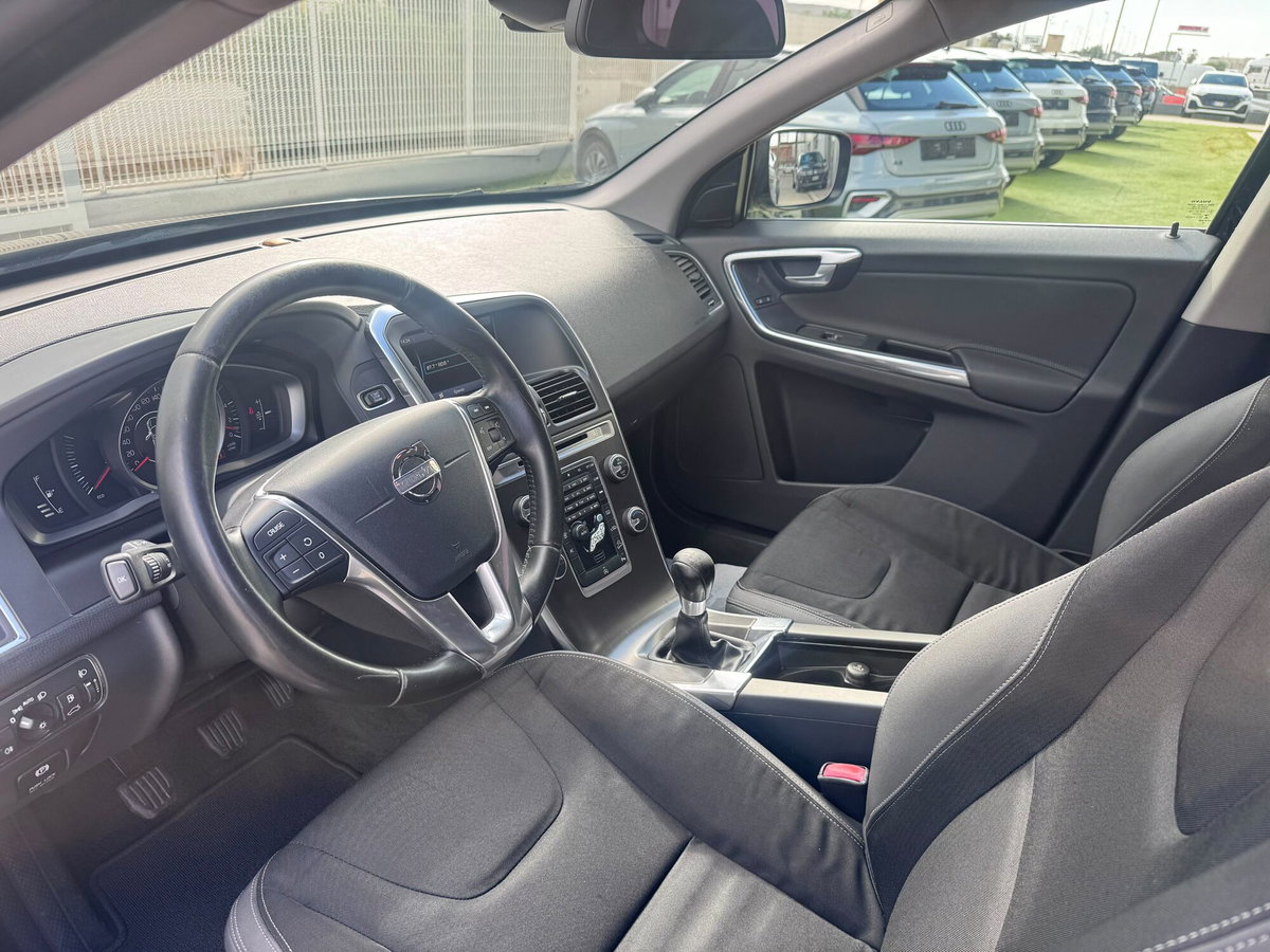Volvo XC60 D4 163 CV Kinetic (5)