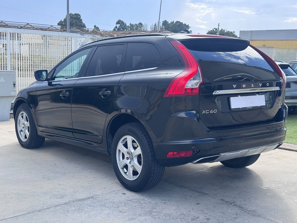 Volvo XC60 D4 163 CV Kinetic (8)