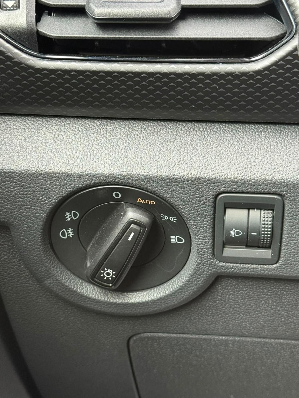Volkswagen T-Cross 1.0 TSI Sport (12)