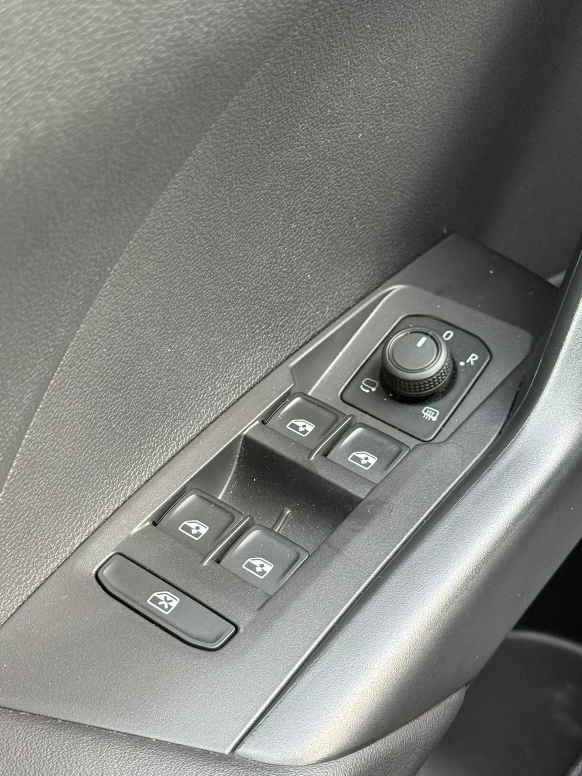 Volkswagen T-Cross 1.0 TSI Sport (9)