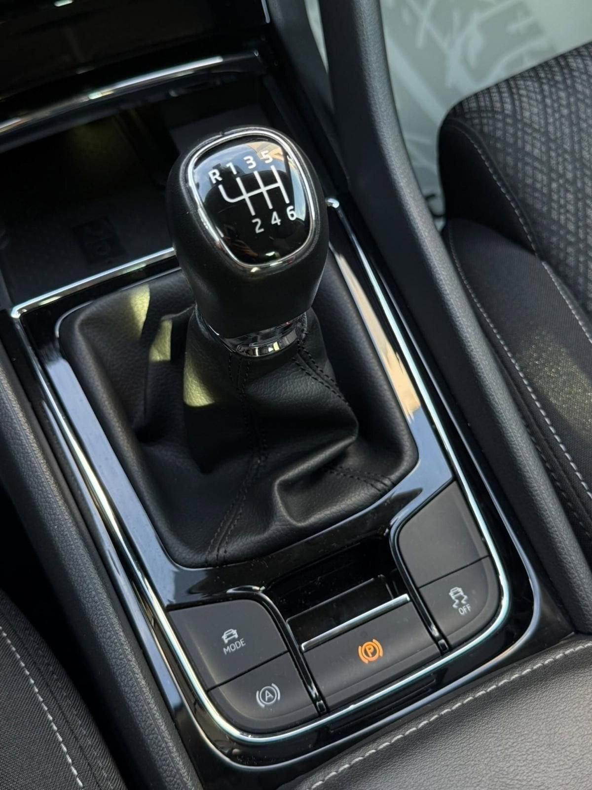 Skoda Karoq 2.0 tdi evo Style 115cv (17)