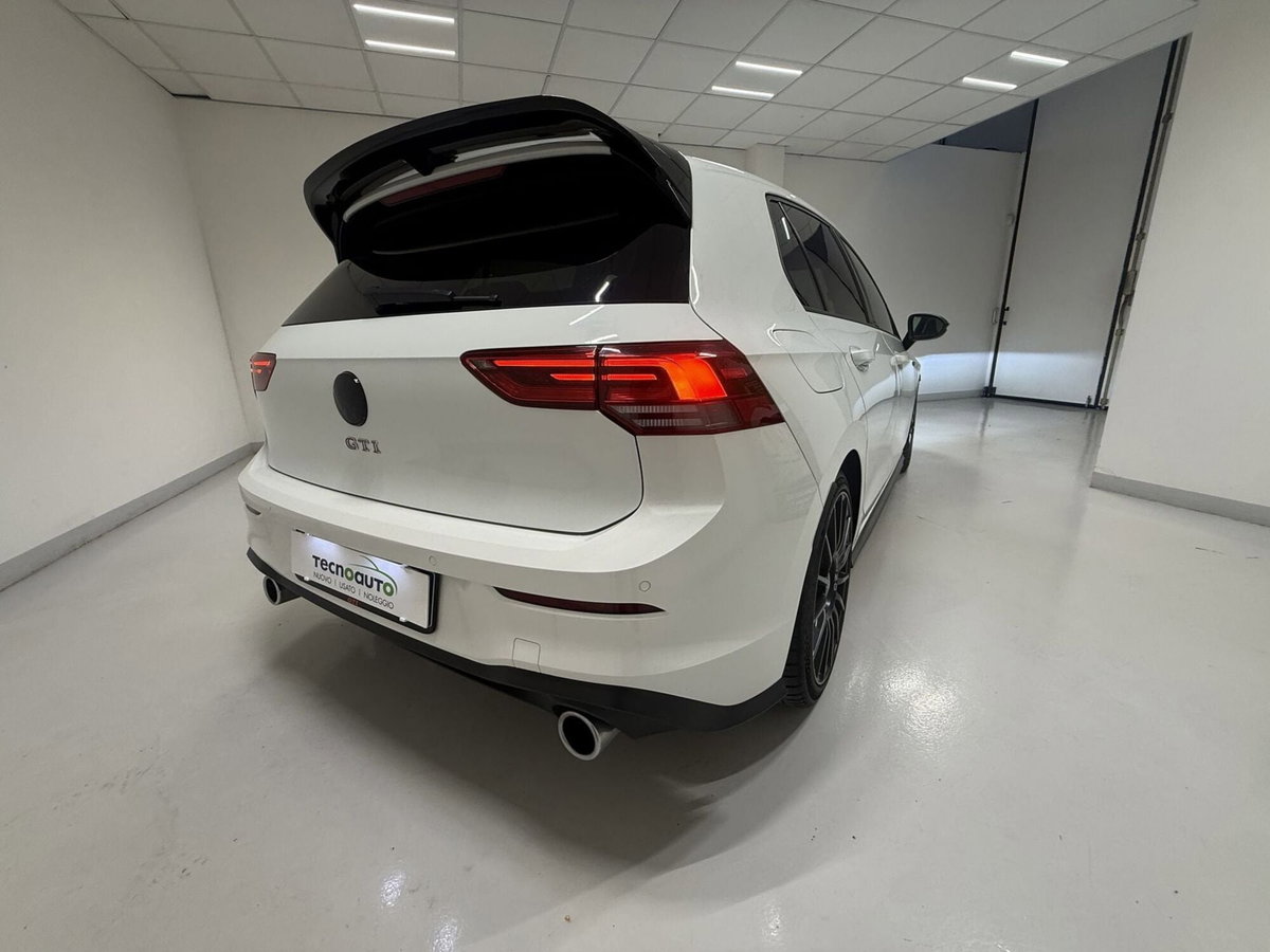 Volkswagen Golf 2.0 TSI GTI DSG (16)