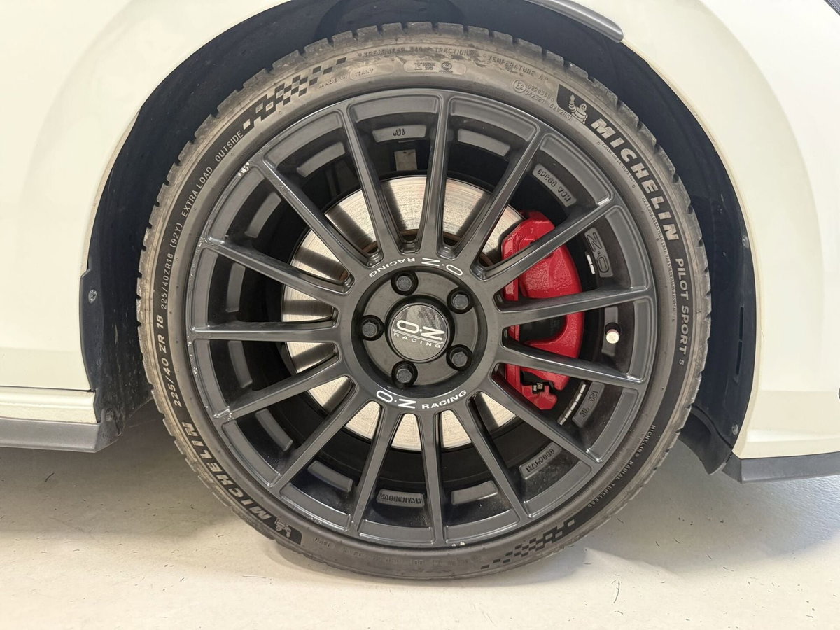 Volkswagen Golf 2.0 TSI GTI DSG (9)