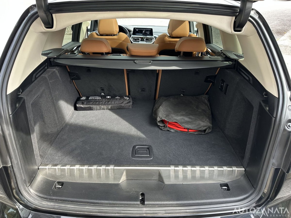 BMW X3 xdrive20i mhev 48V auto (12)