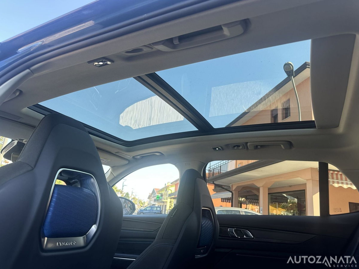Lynk & Co 01 01 1.5 td phev (11)