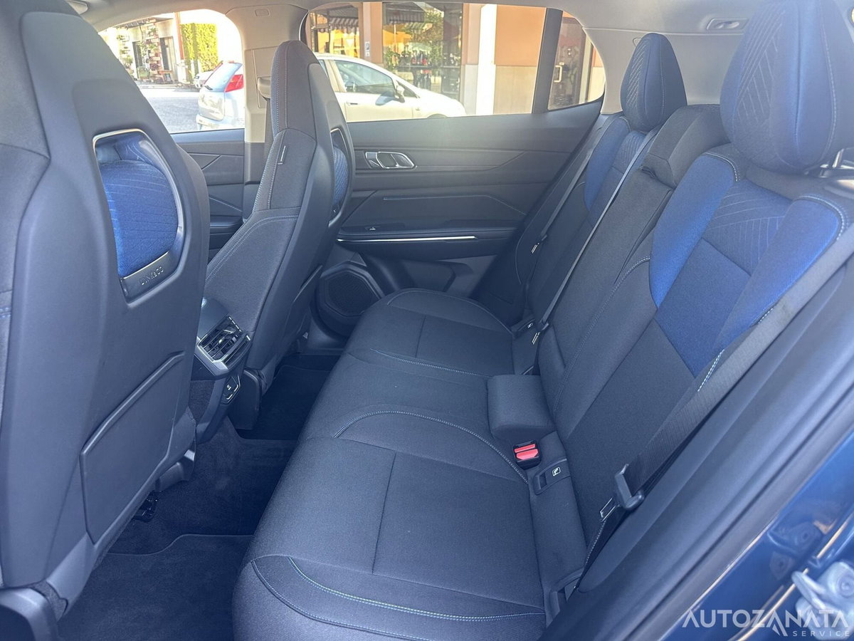 Lynk & Co 01 01 1.5 td phev (9)