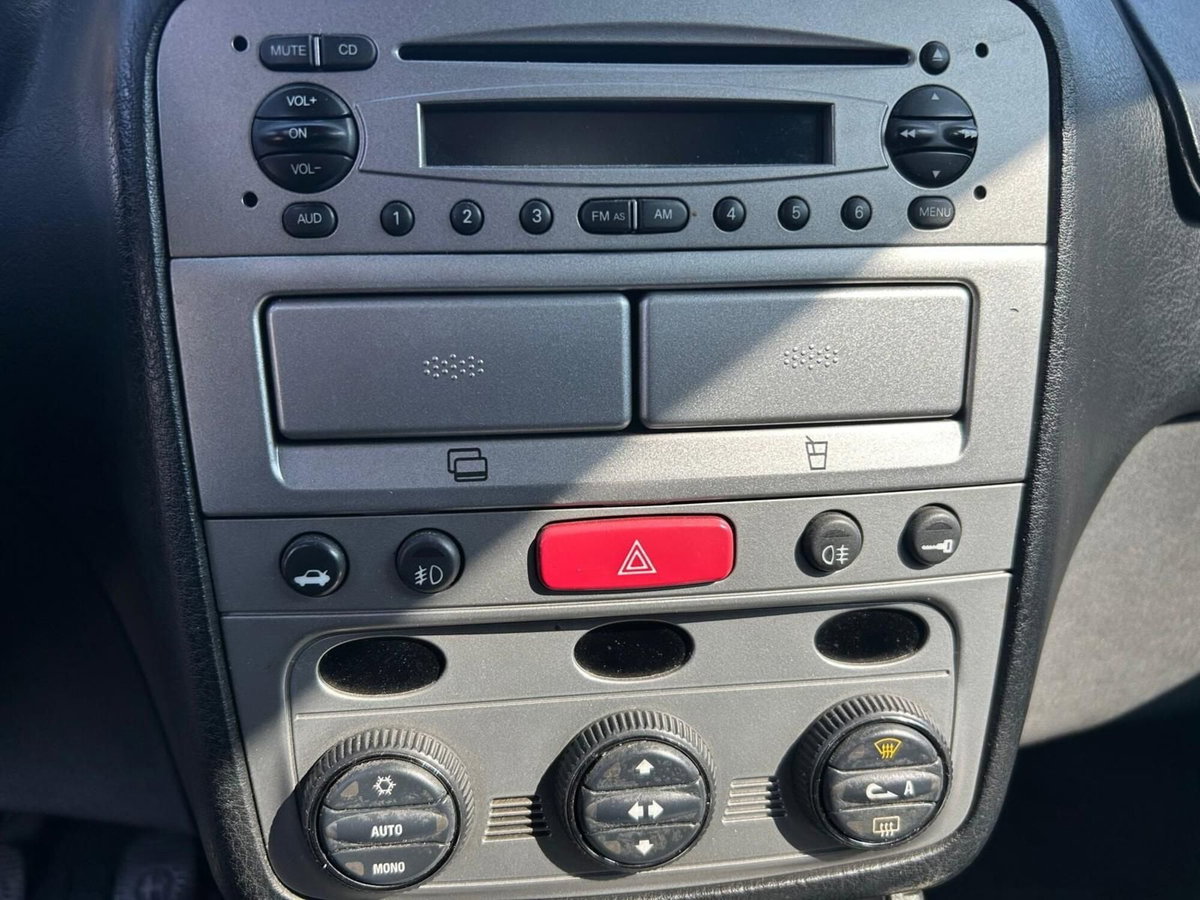 Alfa Romeo 147 1.9 JTD (120) 5 porte Moving (10)