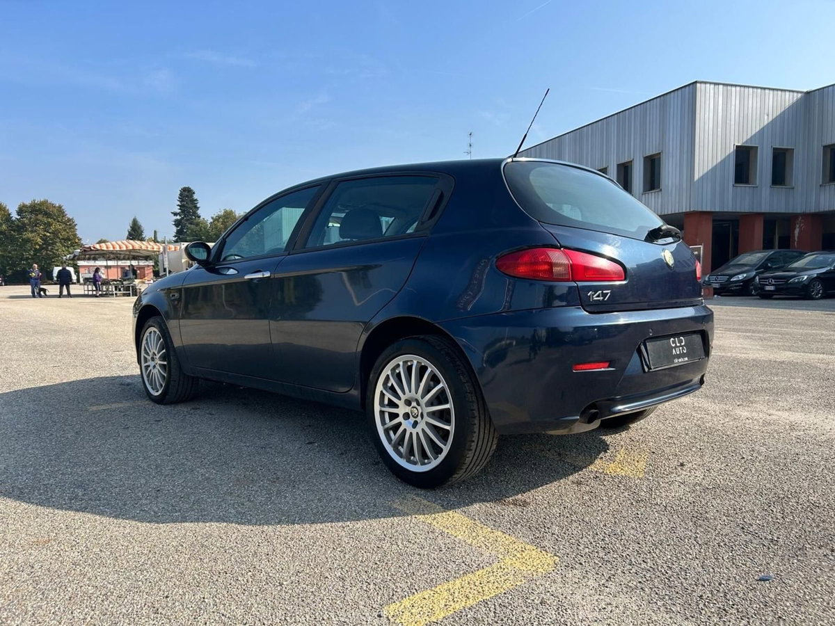 Alfa Romeo 147 1.9 JTD (120) 5 porte Moving (2)