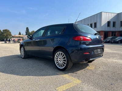 Alfa Romeo 147 1.9 JTD (120) 5 porte Moving (2)